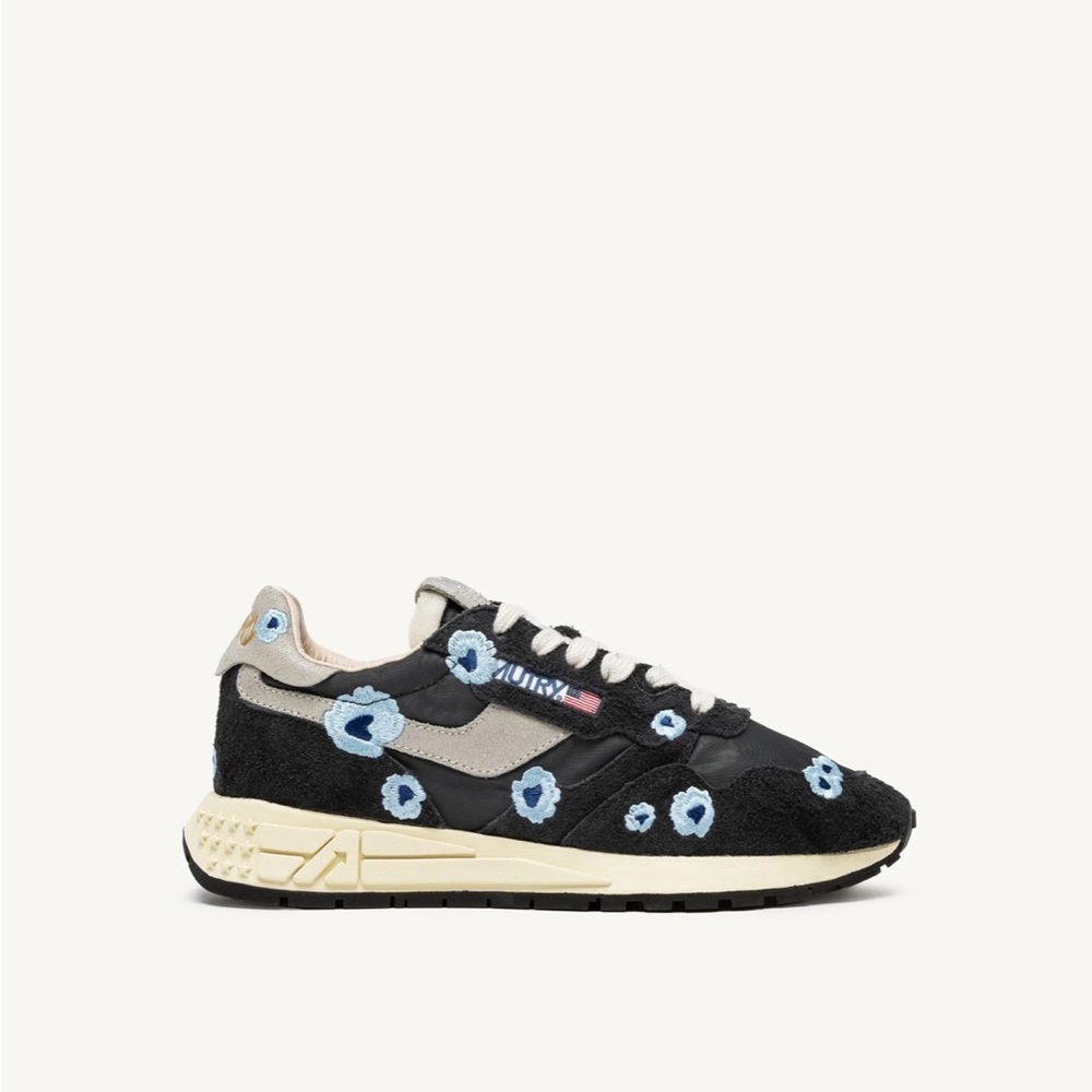 NWT Autry Women’s Reelwind Low Sneakers in Phan & Blue Embroidery — size 40